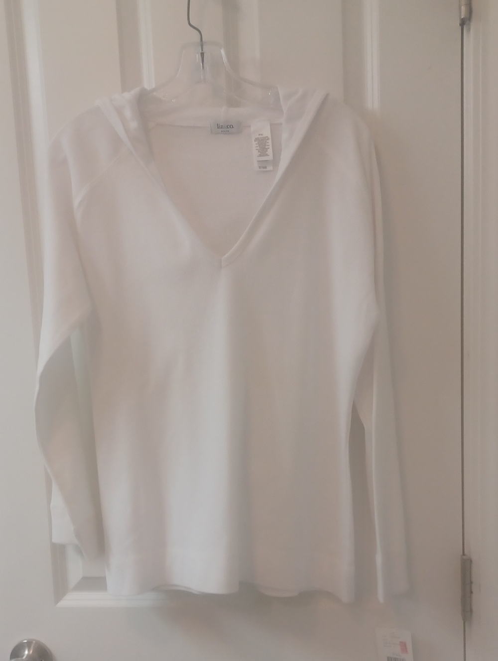 LIZ & CO. Long Sleeve White Top with Hood